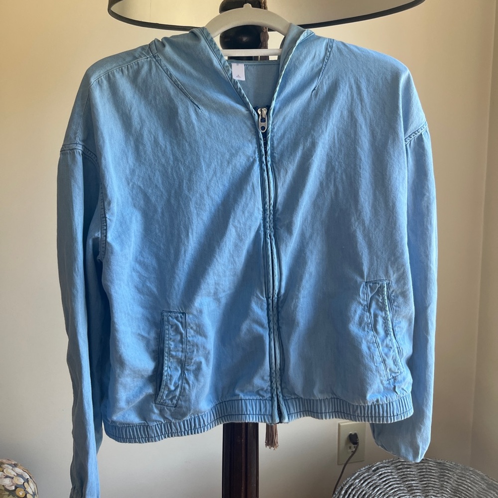 GAP Body Zip-Up - Picture 2 of 7